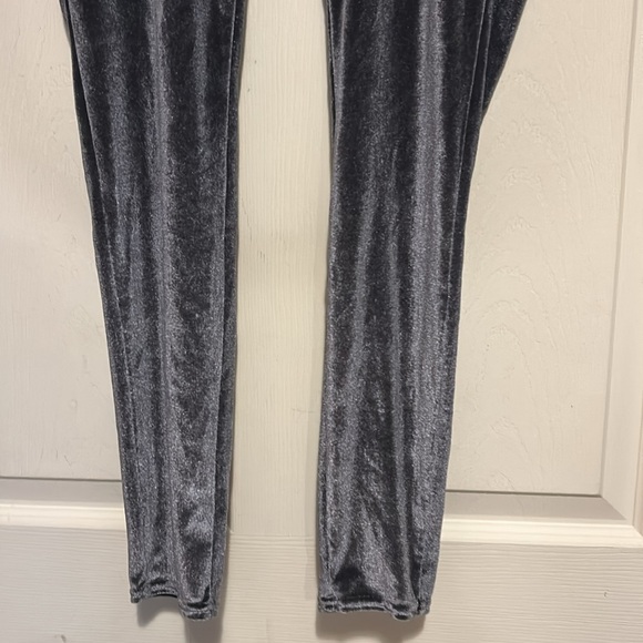 Seven7 Velour Pull-On Legging Size Medium Gray NWT - Picture 3 of 8
